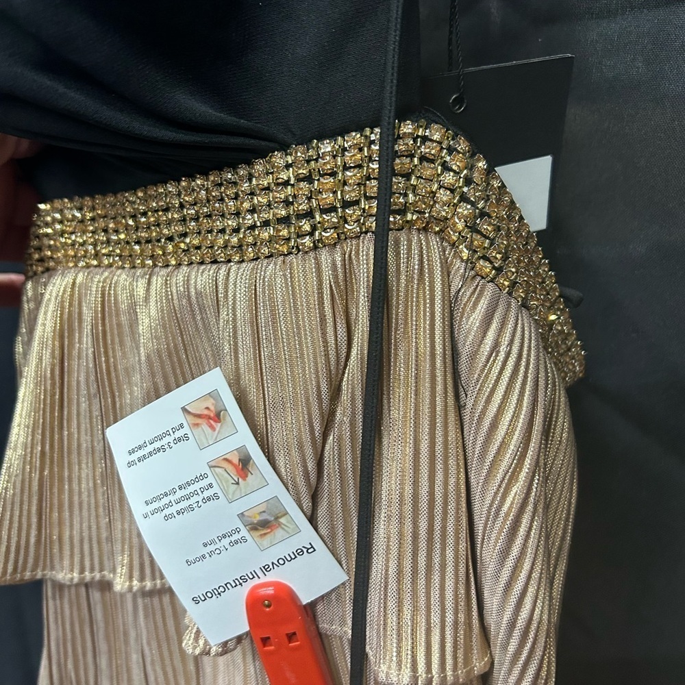 Mac Duggal 26742 NWT METALLIC ONE SHOULDER RUFFLE TIERED GOWN - Picture 7 of 10